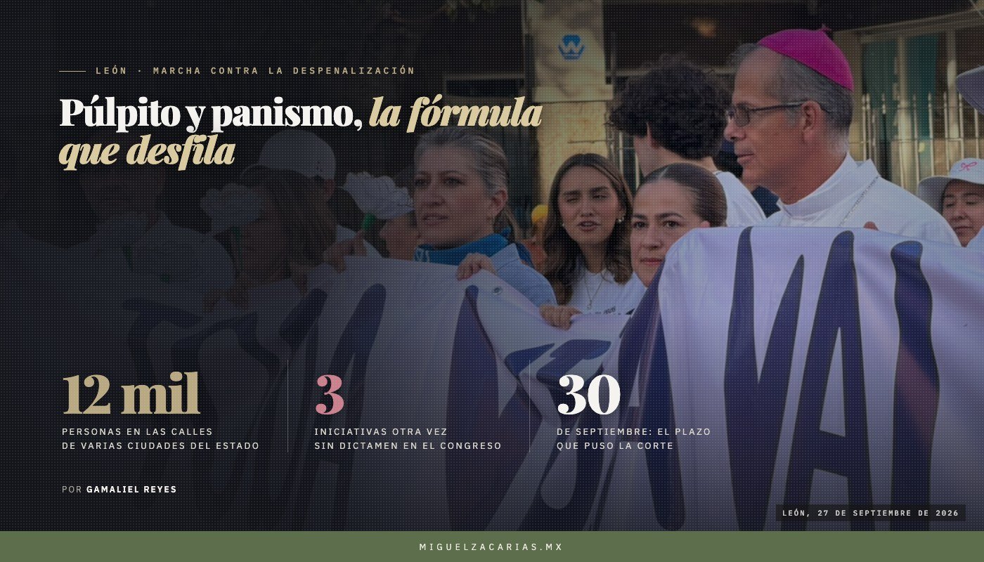 El contingente principal de la marcha sostiene una lona con la leyenda «Toda vida vale»; entre ellos, el obispo auxiliar.
