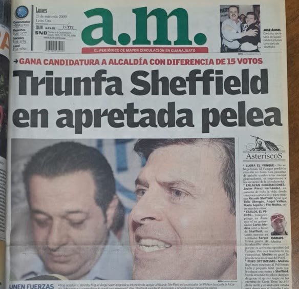 Portada del periódico a.m. con el titular «Triunfa Sheffield en apretada pelea» y el balazo «Gana candidatura a alcaldía con diferencia de 15 votos»
