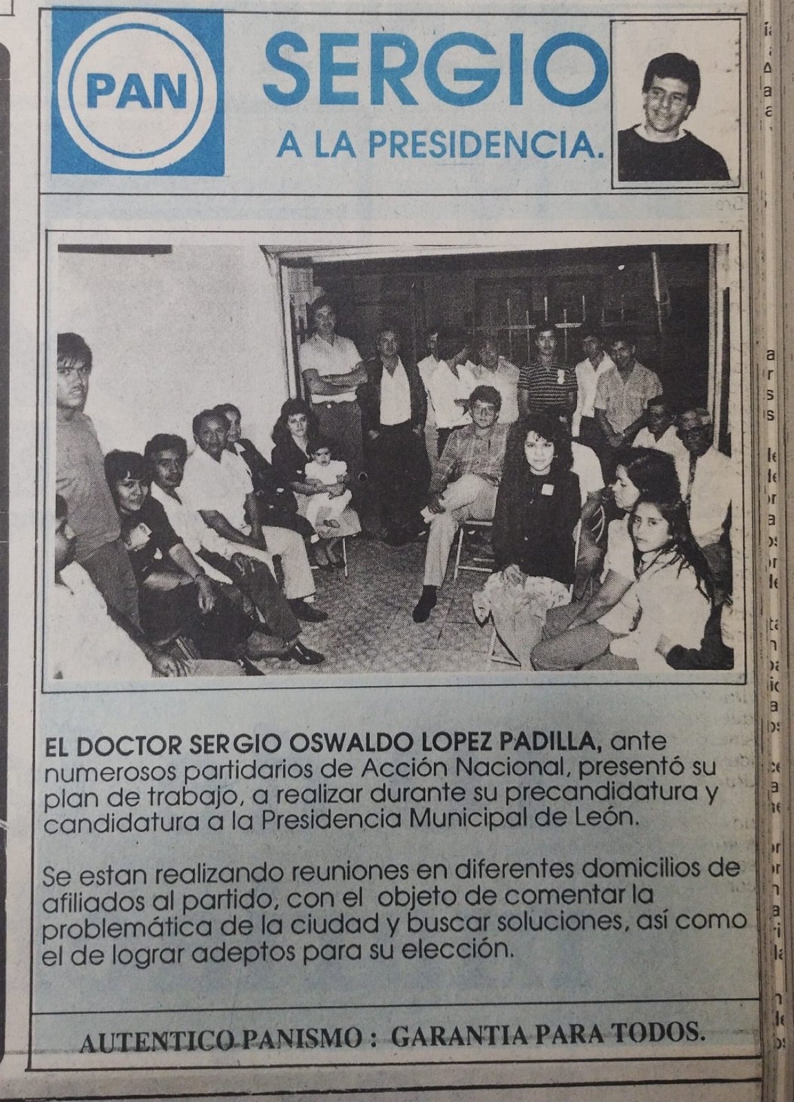 Anuncio de precampaña del PAN con el lema «Sergio a la Presidencia» y una fotografía de una reunión de partidarios.